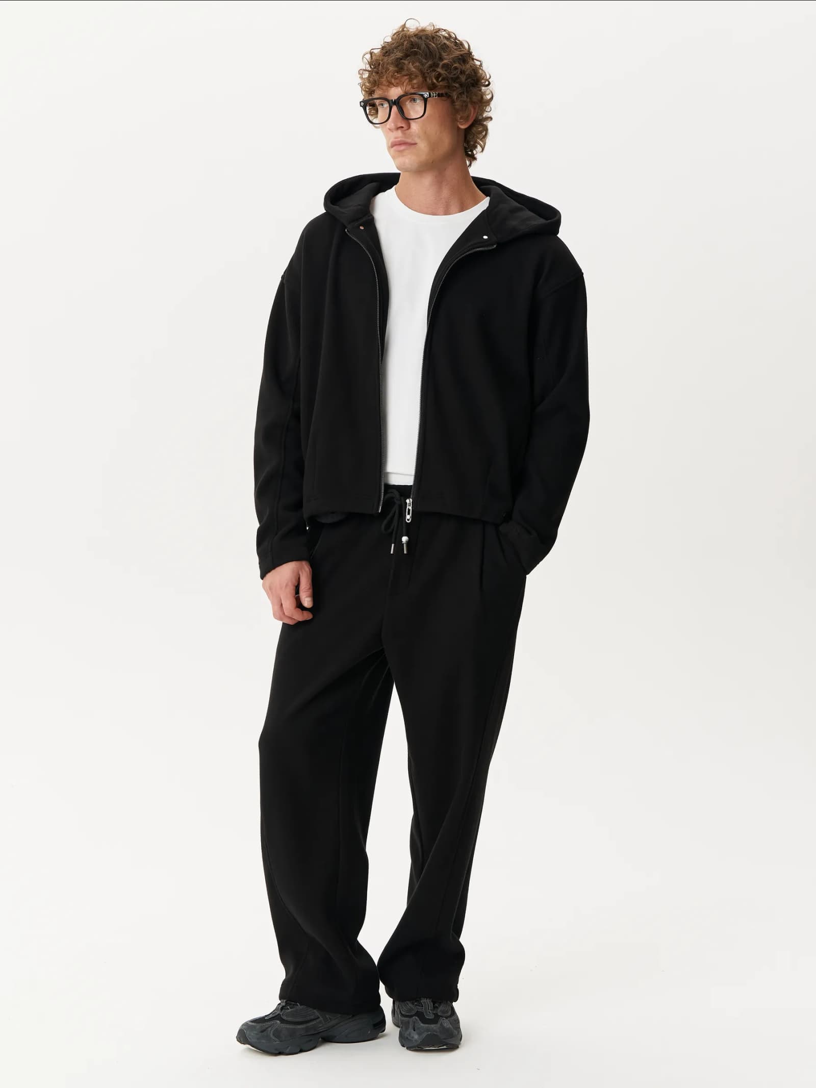 Fleece-Trainingsanzug mit Kapuze – Schwarz – Ansicht 1