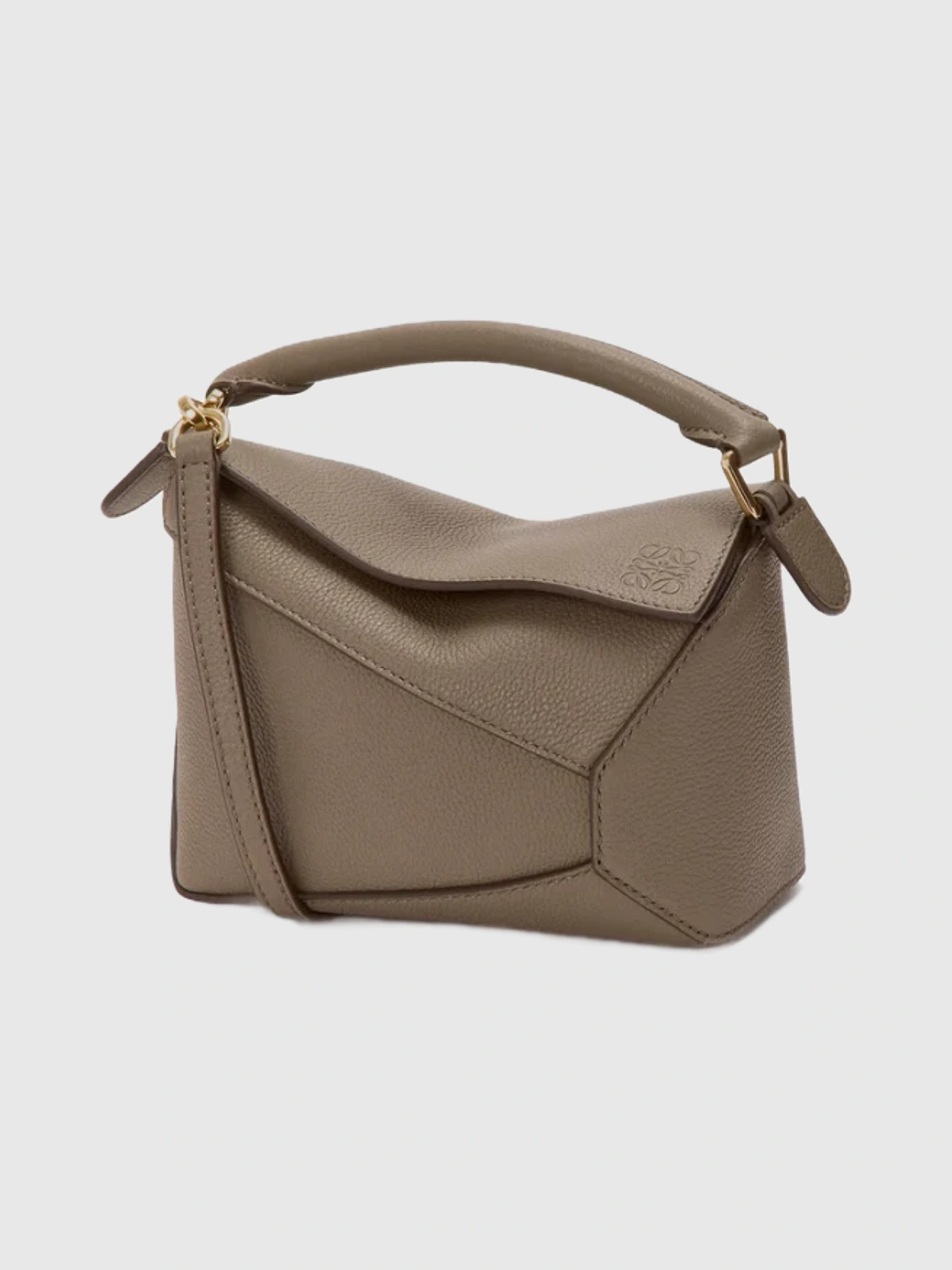 Produktfoto zu Loewe Mini Puzzle Edge bag in soft grained calfskin