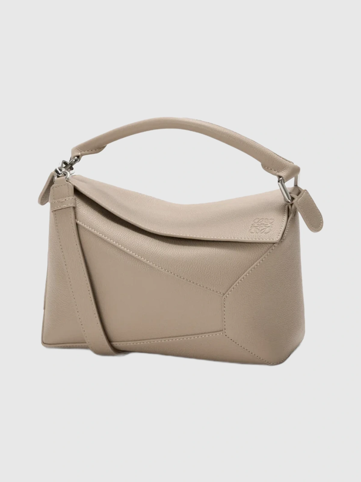 Produktfoto zu Loewe Small Puzzle Edge bag in soft grained calfskin